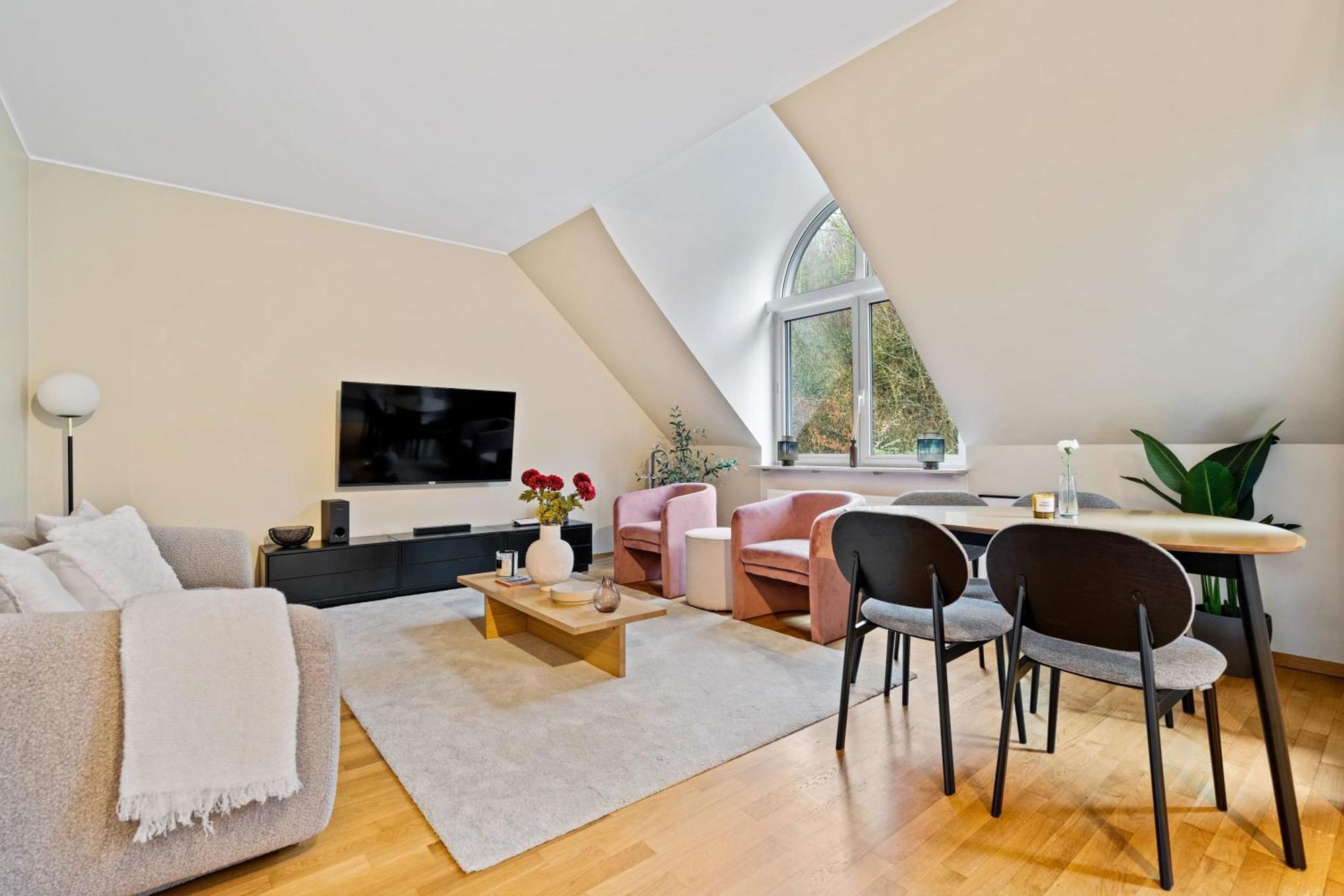 Chic 2Br Stay In Luxembourg With Free Parking Exterior photo
